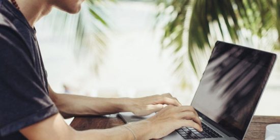 digital nomad : comment travailler et voyager en tant que freelancer